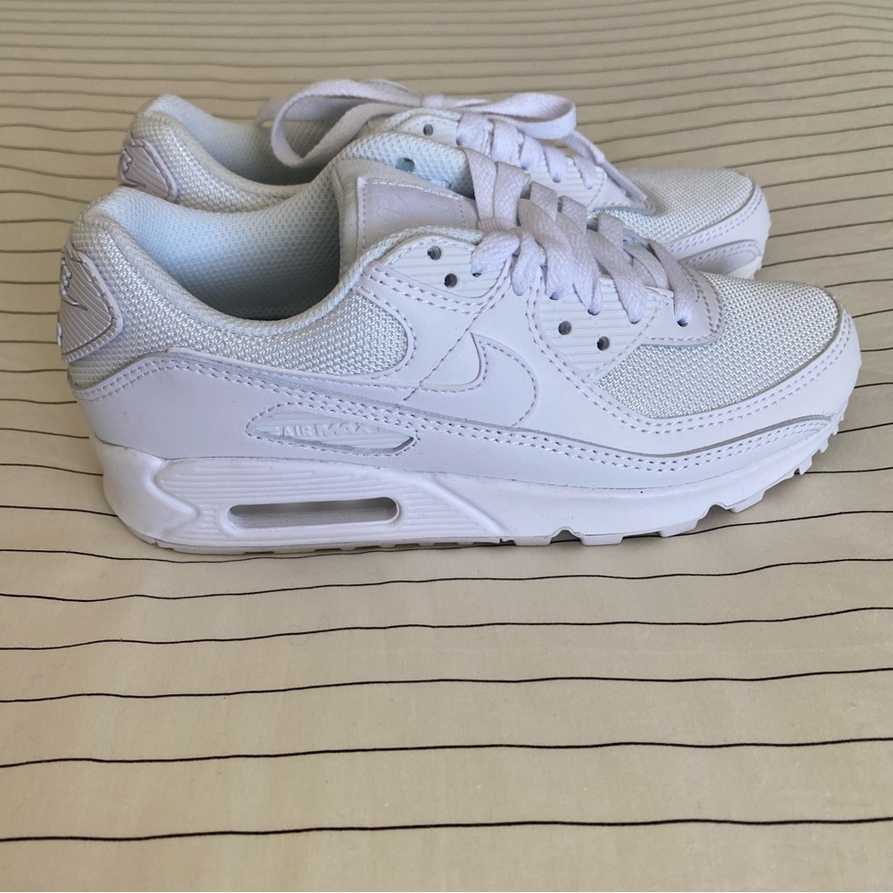NWOT Nike Air Max 90 Sneakers, 6 (Woman)